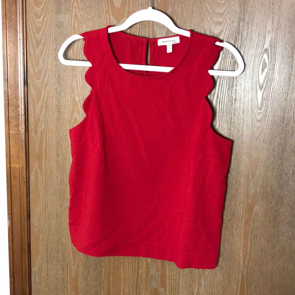 Scalloped red tank